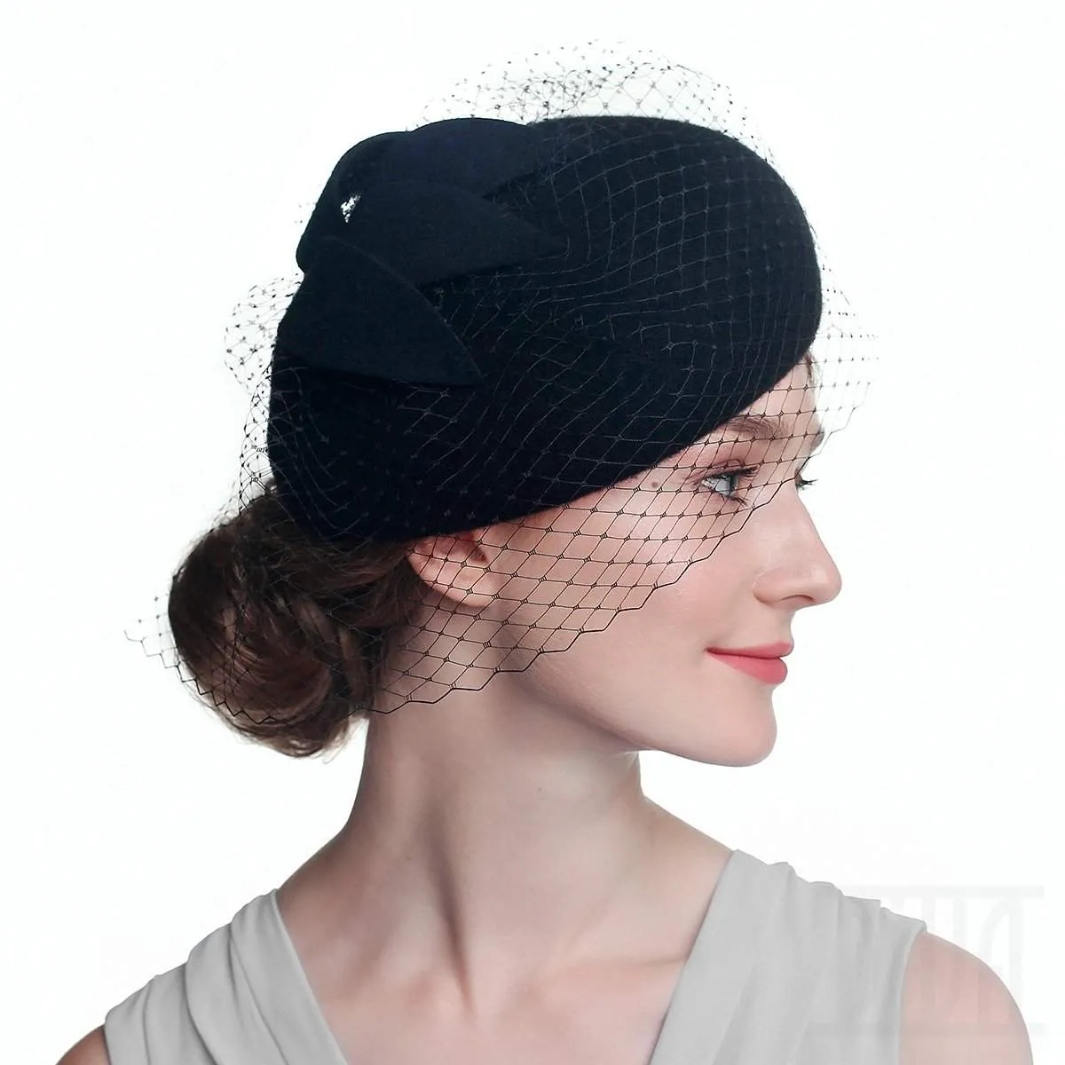 Small Wool Felt Beret With Veil Ladies Winter Hat